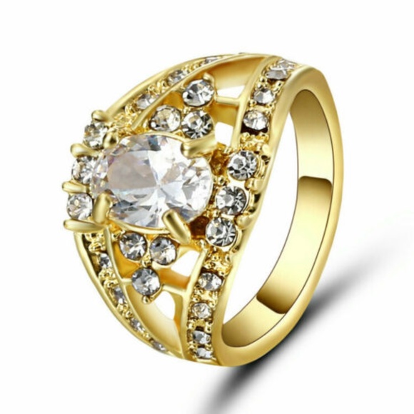 Jewelry - New White Sapphire Gold Ring